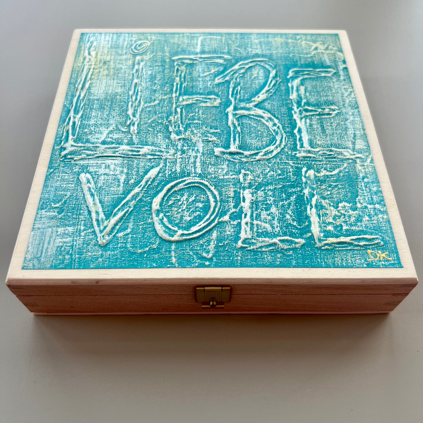 KULT Kiste LIEBEVOLL Original handbemalt Holzkiste Danja Kulterer Unikat Schoko Trüffel Pralinen Geschenke Sammlerstück Kunst online kaufen