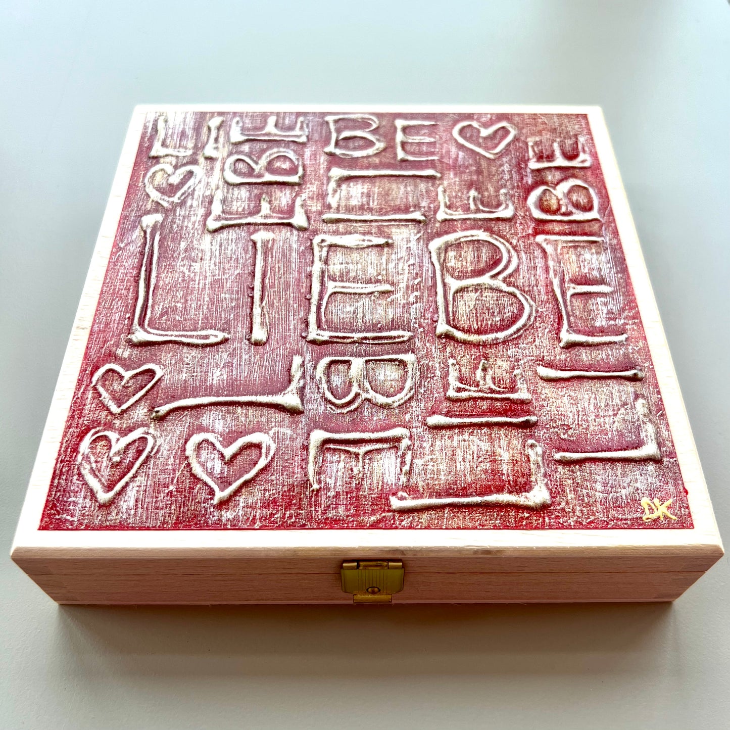 KULT Kiste LIEBE Original handbemalt Holzkiste Danja Kulterer Unikat Schoko Trüffel Pralinen Geschenke Sammlerstück Kunst online kaufen rot gold