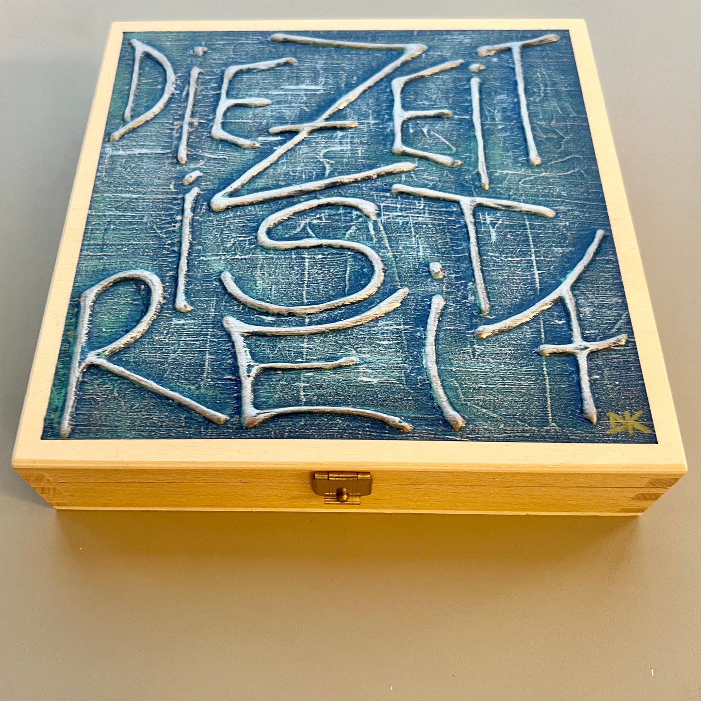 KULT Kiste Die Zeit ist reif Original handbemalt Holzkiste Danja Kulterer Unikat Schoko Trüffel Pralinen Geschenke Sammlerstück Kunst online kaufen